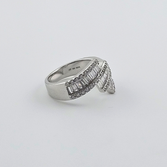 Baguette Sterling Silver CZ Ring Size 7 US - Picture 3 of 6